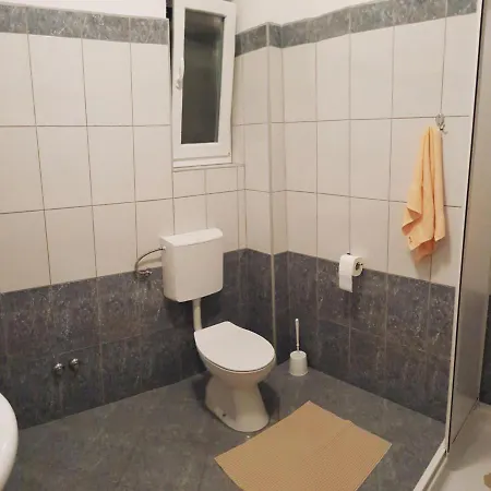 Petra Apartment *